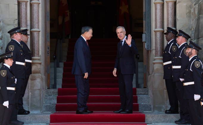 September 24, 2026, Ottawa, On, Canada: Vietnamese General Secretary and President To Lam, centre left, is greeted by Prime Minister Mark Carney as he arrives on Parliament Hill in Ottawa, on Thursday, Sept. 24, 2026. Ottawa Canada  - ZUMAc35_ 20260924_zaf_c35_020 Copyright: xAdrianxWyldx