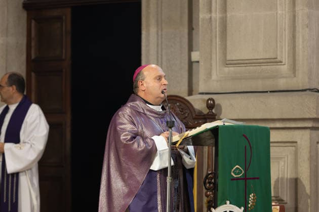 Mass in Marín, Pontevedra, for the victims of the earthquake that occurred in late June in Venezuela Mass for the victims from the municipality who lost their lives in the earthquake in Venezuela last June, on September 24, 2026, in Marín, Pontevedra, Galicia, Spain. The new parish church in Marín is hosting a Mass in memory of Lía, Ulises, Adela, and Yhosvany—a family of Venezuelan origin residing in the municipality—who died in the earthquakes that struck La Guaira last June. The event, organized by the educational community of the Colegio Inmaculada, is also dedicated to the victims of other natural disasters. SEPTEMBER 24, 2026 PARISH GALICIA GALICIANS VENEZUELA EARTHQUAKE TRIBUTE VENEZUELAN COMMUNITY VENEZUELANS NATURAL DISASTER VICTI  Copyright: xBeatrizxCiscarx 7797287
