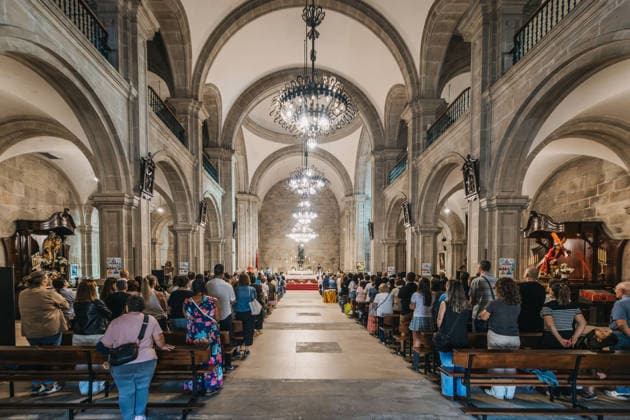 Mass in Marín, Pontevedra, for the victims of the earthquake that occurred in late June in Venezuela Mass for the victims from the municipality who lost their lives in the earthquake in Venezuela last June, on September 24, 2026, in Marín, Pontevedra, Galicia, Spain. The new parish church in Marín is hosting a Mass in memory of Lía, Ulises, Adela, and Yhosvany—a family of Venezuelan origin residing in the municipality—who died in the earthquakes that struck La Guaira last June. The event, organized by the educational community of the Colegio Inmaculada, is also dedicated to the victims of other natural disasters. SEPTEMBER 24, 2026 PARISH GALICIA GALICIANS VENEZUELA EARTHQUAKE TRIBUTE VENEZUELAN COMMUNITY VENEZUELANS NATURAL DISASTER VICTI  Copyright: xBeatrizxCiscarx 7797291