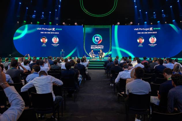 September 22, 2026, Lisbon, Lisbon, Portugal: DECO (FC Barcelona) and journalist RUI MIGUEL TOVAR during a one-on-one session at the Portugal Football Summit at the Cidade do Futebol in Oeiras. Lisbon Portugal - ZUMAr238 20260922_zip_r238_058 Copyright: xRicardoxRochax