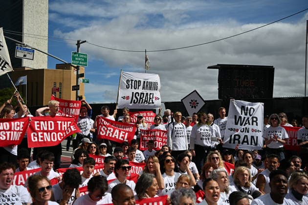 Mass demonstration against the war on Palestine and Iran in front of the United Nations NEW YORK, UNITED STATES - SEPTEMBER 24: Demonstrators gather in front of the United Nations, carrying banners and shouting slogans, to protest the war in Palestine and Iran in New York, United States, on September 24, 2026. Waleed Zein Anadolu New York United States. Editorial use only. Please get in touch for any other usage.  Copyright: x2026xAnadoluxWaleedxZeinx