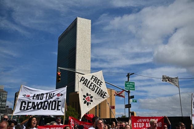Mass demonstration against the war on Palestine and Iran in front of the United Nations NEW YORK, UNITED STATES - SEPTEMBER 24: Demonstrators gather in front of the United Nations, carrying banners and shouting slogans, to protest the war in Palestine and Iran in New York, United States, on September 24, 2026. Waleed Zein Anadolu New York United States. Editorial use only. Please get in touch for any other usage.  Copyright: x2026xAnadoluxWaleedxZeinx
