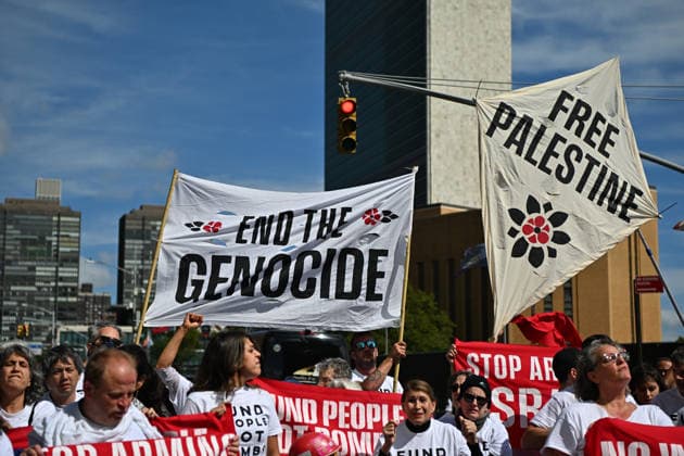 Mass demonstration against the war on Palestine and Iran in front of the United Nations NEW YORK, UNITED STATES - SEPTEMBER 24: Demonstrators gather in front of the United Nations, carrying banners and shouting slogans, to protest the war in Palestine and Iran in New York, United States, on September 24, 2026. Waleed Zein Anadolu New York United States. Editorial use only. Please get in touch for any other usage.  Copyright: x2026xAnadoluxWaleedxZeinx