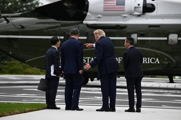 President Donald Trump gives President Xi Jinping of The People s Republic of China, a tour of the new White House helipad and the new Sikorsky VH-92 Patriot that serves as part of the new Marine One fleet during a State Visit on the South Lawn of the White House in Washington, DC on Thursday, September 24, 2026.  WAX20260924950 AnnabellexGordon