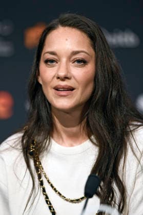Marion Cotillard at the press conference for the film *7h40 ce matin lÃ Milo* at the 74th San Sebastián International Film Festival (Festival Internacional de Cine de San Sebastián) at the Kursaal in San Sebastián, September 24, 2026 Foto:xC.xNiehausx xFuturexImagex matin_6911