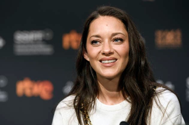 Marion Cotillard at the press conference for the film *7h40 ce matin lÃ Milo* at the 74th San Sebastián International Film Festival (Festival Internacional de Cine de San Sebastián) at the Kursaal in San Sebastián, September 24, 2026 Foto:xC.xNiehausx xFuturexImagex matin_6917