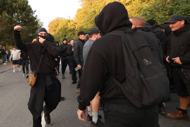 September 24, 2026, Basingstoke, Hampshire, UK: Basingstoke, UK. Members of The Patriot Platform and supporters Protest outside a police station where Daniel Thomas, also know as Danny Tommo, is being held, in Basingstoke, Hampshire. Anti-migrant protester Daniel Thomas has been arrested on suspicion of criminal damage with intent to endanger life after an incident in the English Channel. Basingstoke UK  - ZUMAl94_ 20260924_zaf_l94_032 Copyright: xJacquelinexLawriex