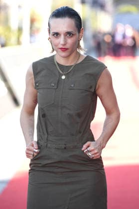 Jehnny Beth at the premiere of the film *The French Teacher* (*A Professora de Francês*) at the 74th San Sebastián International Film Festival (Festival Internacional de Cine de San Sebastián), San Sebastián, September 24, 2026 Foto:xC.xNiehausx xFuturexImagex teacher_6907