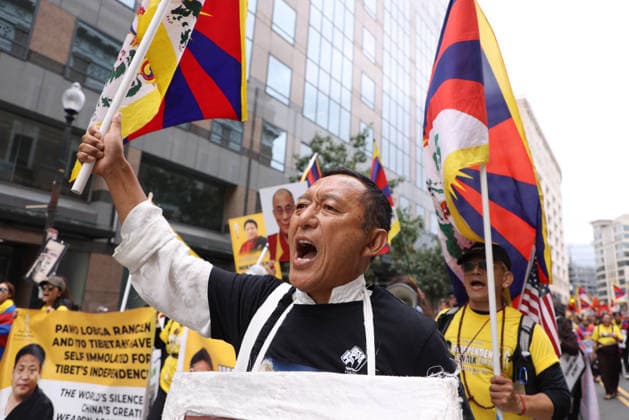September 24, 2026, Washington, District Of Columbia, USA: Demonstrators from the Free Tibet movement protest against Chinese President Xi Jinping s state visit in Washington, DC, as they march toward the US Capitol on September 24, 2026. President Xi is on a State visit to the United States from September 23 to 25. Washington USA  - ZUMAs337 20260924_znp_s337_006 Copyright: xGentxShkullakux