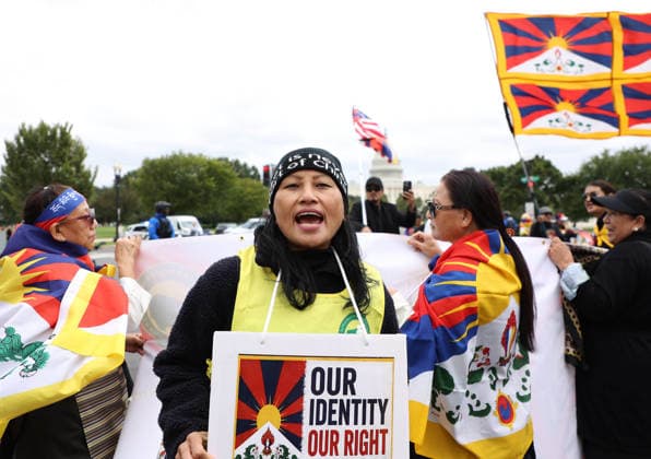September 24, 2026, Washington, District Of Columbia, USA: Demonstrators from the Free Tibet movement protest against Chinese President Xi Jinping s state visit in Washington, DC, as they march toward the US Capitol on September 24, 2026. President Xi is on a State visit to the United States from September 23 to 25. Washington USA  - ZUMAs337 20260924_znp_s337_019 Copyright: xGentxShkullakux