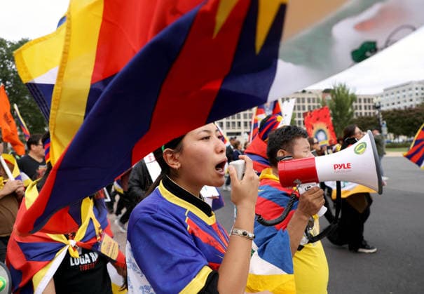 September 24, 2026, Washington, District Of Columbia, USA: Demonstrators from the Free Tibet movement protest against Chinese President Xi Jinping s state visit in Washington, DC, as they march toward the US Capitol on September 24, 2026. President Xi is on a State visit to the United States from September 23 to 25. Washington USA  - ZUMAs337 20260924_znp_s337_022 Copyright: xGentxShkullakux