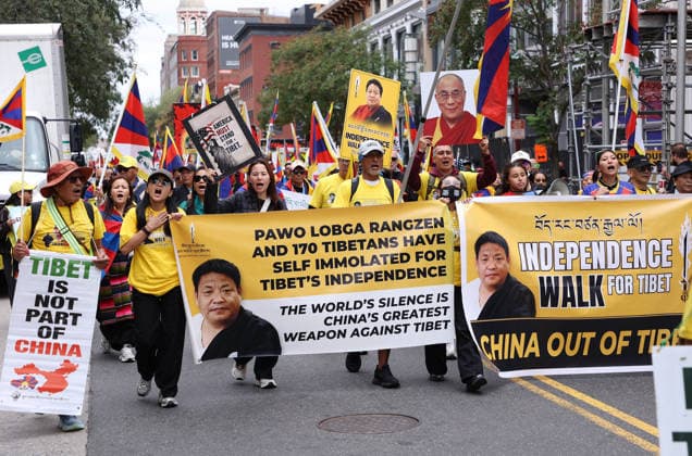 September 24, 2026, Washington, District Of Columbia, USA: Demonstrators from the Free Tibet movement protest against Chinese President Xi Jinping s state visit in Washington, DC, as they march toward the US Capitol on September 24, 2026. President Xi is on a State visit to the United States from September 23 to 25. Washington USA  - ZUMAs337 20260924_znp_s337_013 Copyright: xGentxShkullakux