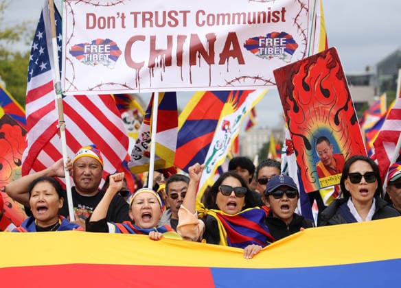 September 24, 2026, Washington, District Of Columbia, USA: Demonstrators from the Free Tibet movement protest against Chinese President Xi Jinping s state visit in Washington, DC, as they march toward the US Capitol on September 24, 2026. President Xi is on a State visit to the United States from September 23 to 25. Washington USA - ZUMAs337 20260924_znp_s337_017 Copyright: xGentxShkullakux