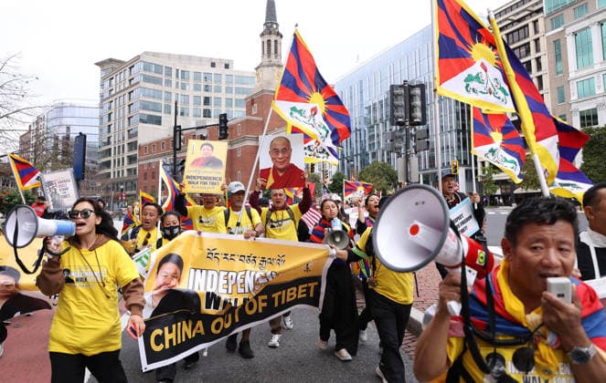 September 24, 2026, Washington, District Of Columbia, USA: Demonstrators from the Free Tibet movement protest against Chinese President Xi Jinping s state visit in Washington, DC, as they march toward the US Capitol on September 24, 2026. President Xi is on a State visit to the United States from September 23 to 25. Washington USA - ZUMAs337 20260924_znp_s337_002 Copyright: xGentxShkullakux