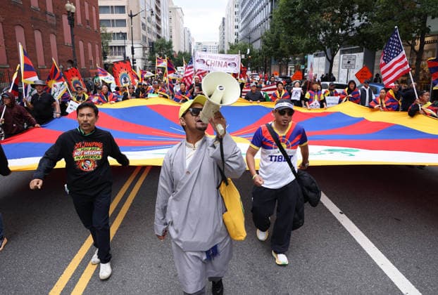 September 24, 2026, Washington, District Of Columbia, USA: Demonstrators from the Free Tibet movement protest against Chinese President Xi Jinping s state visit in Washington, DC, as they march toward the US Capitol on September 24, 2026. President Xi is on a State visit to the United States from September 23 to 25. Washington USA - ZUMAs337 20260924_znp_s337_007 Copyright: xGentxShkullakux