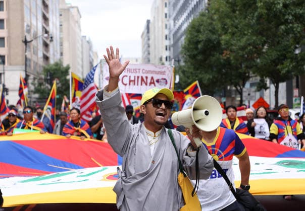 September 24, 2026, Washington, District Of Columbia, USA: Demonstrators from the Free Tibet movement protest against Chinese President Xi Jinping s state visit in Washington, DC, as they march toward the US Capitol on September 24, 2026. President Xi is on a State visit to the United States from September 23 to 25. Washington USA - ZUMAs337 20260924_znp_s337_008 Copyright: xGentxShkullakux