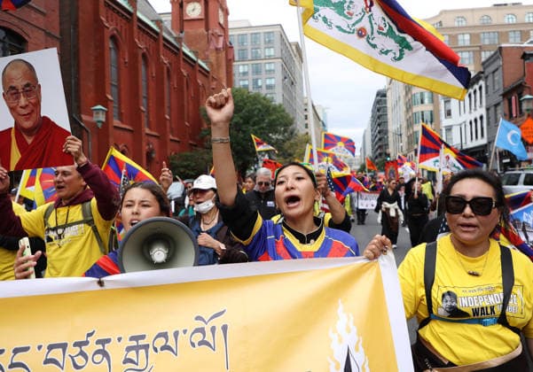 September 24, 2026, Washington, District Of Columbia, USA: Demonstrators from the Free Tibet movement protest against Chinese President Xi Jinping s state visit in Washington, DC, as they march toward the US Capitol on September 24, 2026. President Xi is on a State visit to the United States from September 23 to 25. Washington USA - ZUMAs337 20260924_znp_s337_011 Copyright: xGentxShkullakux