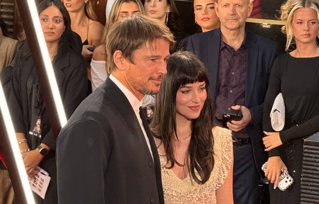 Verity gala screening in London LONDON, UNITED KINGDOM - SEPTEMBER 24: Co-stars Dakota Johnson (R) and Josh Hartnett (L) attend the gala of the movie Verity in London, United Kingdom on September 24, 2026. Yunus Dalgic Anadolu London United Kingdom. Editorial use only. Please get in touch for any other usage.  Copyright: x2026xAnadoluxYunusxDalgicx