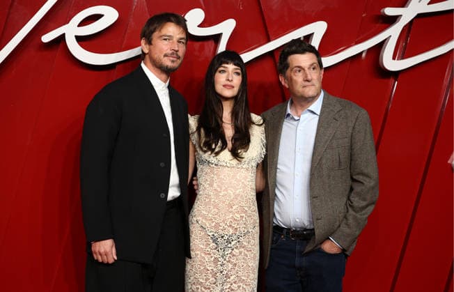 The UK gala screening of Verity at Curzon Mayfair in London, England. Josh Hartnett, Dakota Johnson and Michael Showalter attend the UK gala screening of Verity at Curzon Mayfair in London. The actress wears a creamy lace Colleen Allen maxi dress with Fleur du Mal undergarments on September 24, 2026. London Curzon Mayfair UK Copyright: xFredxDuvalx