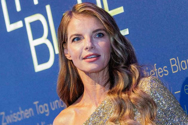 September 24, 2026, Düsseldorf: Yvonne Catterfeld on the Blue Carpet at the launch of the new Guerlain L™Heure Bleue Eau de Parfum at the Lofthouse in Düsseldorf, Lofthouse, Reisholzer Werftstraße, North Rhine-Westphalia, Germany