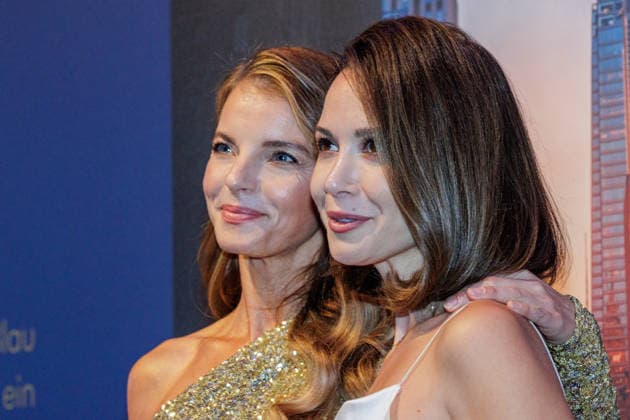September 24, 2026, Düsseldorf Yvonne Catterfeld and Mandy Capristo on the Blue Carpet at the launch of the new Guerlain L™Heure Bleue Eau de Parfum at the Lofthouse in Düsseldorf, Lofthouse, Reisholzer Werftstraße, North Rhine-Westphalia, Germany