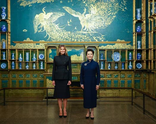 (260924) -- WASHINGTON, Sept. 24, 2026 -- Peng Liyuan, wife of Chinese President Xi Jinping, and Melania Trump, wife of U.S. President Donald Trump, visit the National Museum of Asian Art in Washington, D.C., the United States, Sept. 24, 2026. ) U.S.-CHINA-PENG LIYUAN-MELANIA TRUMP-NATIONAL MUSEUM OF ASIAN ART-VISIT LiuxBin