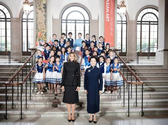 (260924) -- WASHINGTON, Sept. 24, 2026 -- Peng Liyuan, wife of Chinese President Xi Jinping, and Melania Trump, wife of U.S. President Donald Trump, visit the National Museum of Asian Art in Washington, D.C., the United States, Sept. 24, 2026. ) U.S.-CHINA-PENG LIYUAN-MELANIA TRUMP-NATIONAL MUSEUM OF ASIAN ART-VISIT DingxLin
