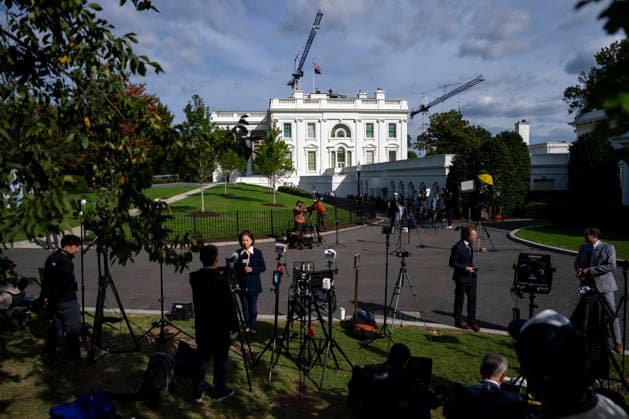 Members of the press are seen around the White House before the State Dinner with President Donald Trump and and Chinese President Xi Jinping at the White House in Washington DC on Thursday, September 24, 2026. Xi is on a three-day state visit to the U.S. and will hold talks with U.S. officials on tariffs, AI, and other issues.  WAP20260924734a BONNIExCASH