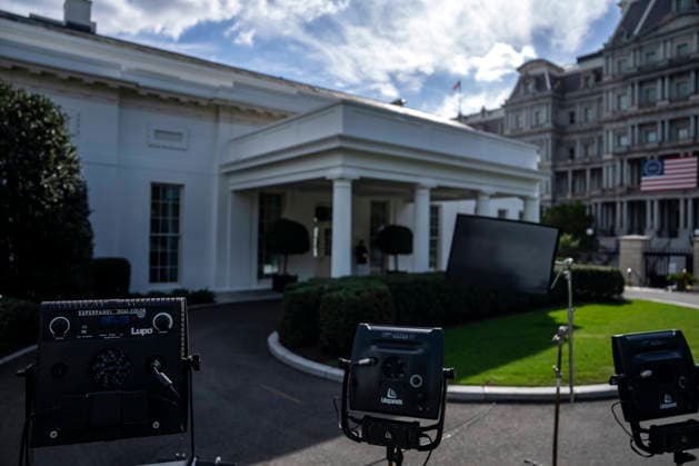 Camera lights are seen around the West Wing before the State Dinner with President Donald Trump and and Chinese President Xi Jinping at the White House in Washington DC on Thursday, September 24, 2026. Xi is on a three-day state visit to the U.S. and will hold talks with U.S. officials on tariffs, AI, and other issues.  WAP20260924734b BONNIExCASH