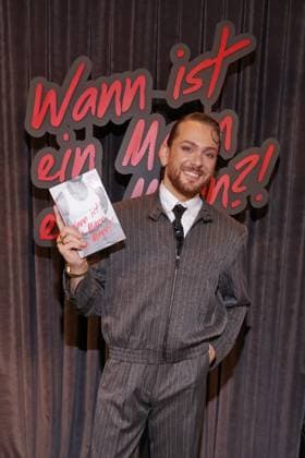 Riccardo Simonetti Book Launch Riccardo Simonetti Riccardo Simonetti presents his fifth book, When Is a Man a Man? , at The Ritz-Carlton, Berlin, on September 24, 2026 Copyright: xEventpress Kratschx