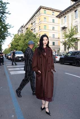 MILAN, ITALY - SEPTEMBER 24: Chen Yanran attends the Max Mara Spring 2027 women s wear show on September 24, 2026 in Milan, Italy. The event is part of Milan Fashion Week.  Copyright: xVCGx 111669392317
