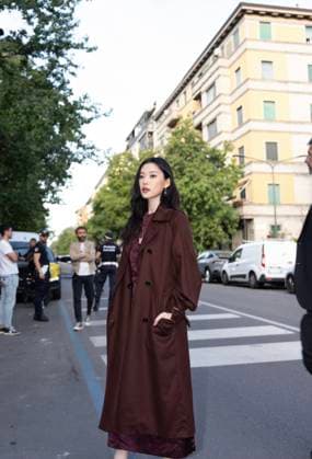 MILAN, ITALY - SEPTEMBER 24: Chen Yanran attends the Max Mara Spring 2027 women s wear show on September 24, 2026 in Milan, Italy. The event is part of Milan Fashion Week.  Copyright: xVCGx 111669392318