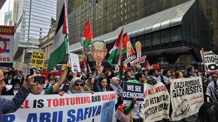 Jewish and Muslim demonstrators march in New York over Gaza war NEW YORK, UNITED STATES - SEPTEMBER 24: A large group of Jewish and Muslim demonstrators carrying banners and Palestinian flags march from Bryant Park toward the United Nations headquarters to protest the policies of Israeli Prime Minister Benjamin Netanyahu and US President Donald Trump regarding the war in Gaza in New York, United States, on September 24, 2026. Waleed Zein Anadolu New York United States. Editorial use only. Please get in touch for any other usage.  Copyright: x2026xAnadoluxWaleedxZeinx