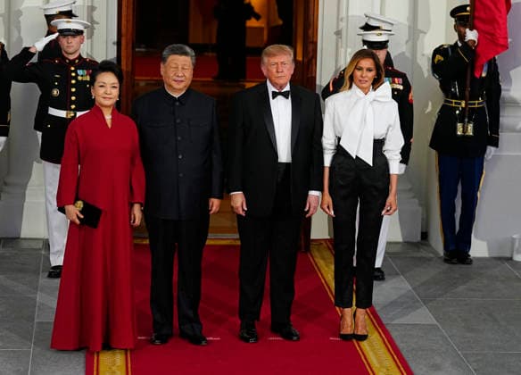 President Donald Trump and First Lady Melania Trump welcome Chinese President Xi Jinping and his wife Peng Liyuan before a state dinner at the White House in Washington DC on Thursday, September 24, 2026. Xi is on a three-day state visit to the U.S. and will hold talks with U.S. officials on tariffs, AI, and other issues.  WAP20260924602 BONNIExCASH