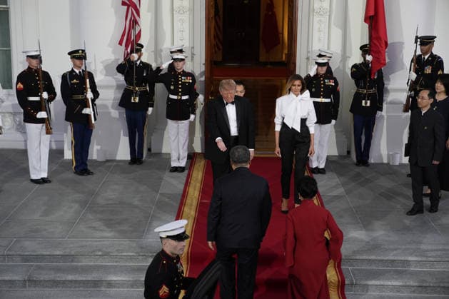 President Donald Trump and First Lady Melania Trump greet Chinese President Xi Jinping and his wife Peng Liyuan for a state dinner at the White House in Washington DC on Thursday, September 24, 2026.  WAX202609249774 YURIxGRIPAS