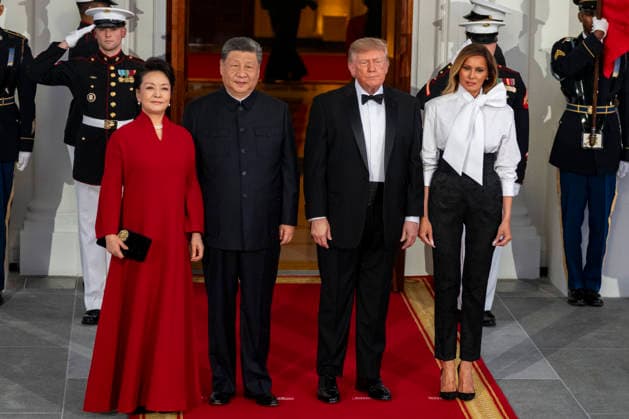 President Donald Trump and First Lady Melania Trump greet Chinese President Xi Jinping and his wife Peng Liyuan for a state dinner at the White House in Washington DC on Thursday, September 24, 2026.  WASP202609249701 BONNIExCASH