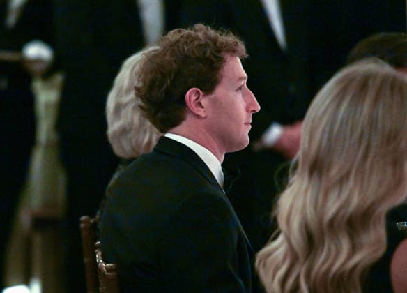 Meta CEO Mark Zuckerberg watches as President Donald Trump and Chinese President Xi Jinping exchange toasts during a state dinner at the White House in Washington DC on Thursday, September 24, 2026. Xi is on a three-day state visit to the U.S. and will hold talks with U.S. officials on tariffs, AI, and other issues.  WAX20260924984 AnnabellexGordon
