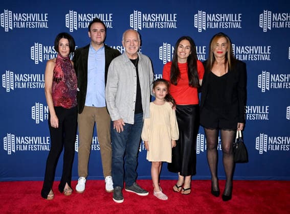 ˜Frampton™ Opening Night Screening Elizabeth Ross, Samuel Homburger, Peter Frampton, Elle Frampton Homburger, Jade Frampton and Barbara Gold arriving to Frampton opening night screening at the 57th Nashville Film Festival held at the Regal Green Hills Theater on September 24, 2026 in Nashville, TN. Nashville Regal Green Hills Theater Tennessee USA Copyright: xTammiexArroyo AFF-USA.comx