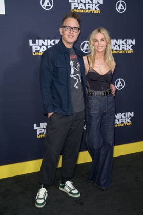 Linkin Park Unshatter Premiere - Los Angeles, USA LOS ANGELES, USA. September 24, 2026: Mark Hoppus & Skye Everly at the premiere for Linkin Park: Unshatter at The Grove. Los Angeles CA USA  Copyright: xPaulxSmith Featureflashx