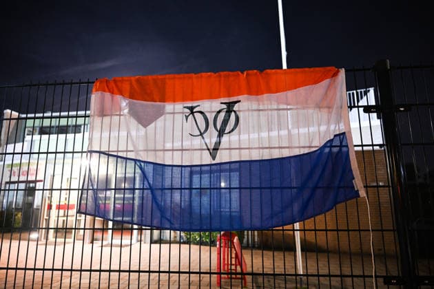 Seven arrested as unrest erupts during anti-asylum center protest in Netherlands KESTEREN, NETHERLANDS - SEPTEMBER 24: Police intervene as unrest erupts during a protest against an asylum seekers center in Kesteren, Gelderland, Netherlands, on September 24, 2026, with seven people arrested, including three for resisting arrest and four in connection with fireworks. Mouneb Taim Anadolu Kesteren Netherlands. Editorial use only. Please get in touch for any other usage.  Copyright: x2026xAnadoluxMounebxTaimx