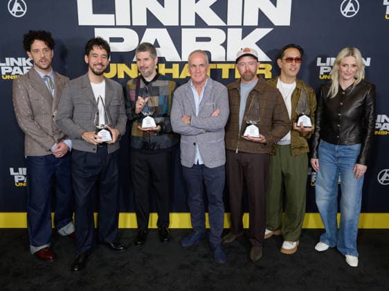Linkin Park Unshatter Premiere - Los Angeles, USA LOS ANGELES, USA. September 24, 2026: Colin Brittain, Mark Shinoda, Brad Delson, Tom Carson, Dave Farrell, Joe Hahn & Emily Armstrong at the premiere for Linkin Park: Unshatter at The Grove. Los Angeles CA USA  Copyright: xPaulxSmith Featureflashx