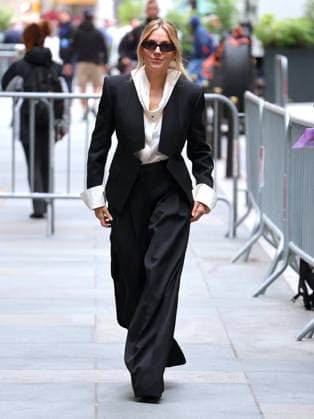 Sienna Miller Out - NYC Actress Sienna Miller is all smiling with two different outfits on her way to the Today show at NBC studio in New York on September 24, 2026. Photo by Dylan Travis ABACAPRESS.COM New York city NY United States  Copyright: xDylanxTravis ABACAx