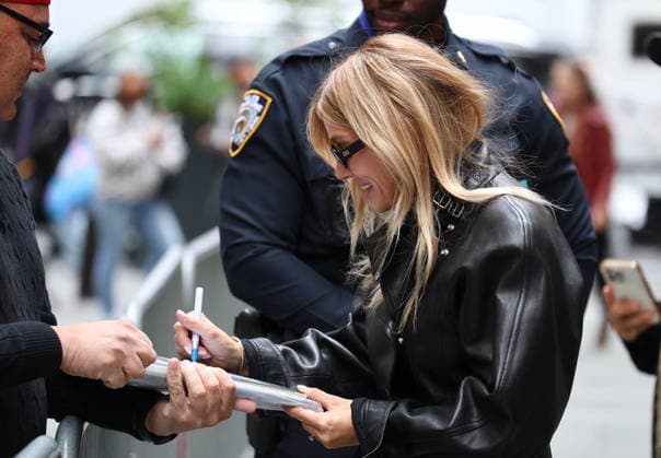 Sienna Miller Out - NYC Actress Sienna Miller is all smiling with two different outfits on her way to the Today show at NBC studio in New York on September 24, 2026. Photo by Dylan Travis ABACAPRESS.COM New York city NY United States  Copyright: xDylanxTravis ABACAx