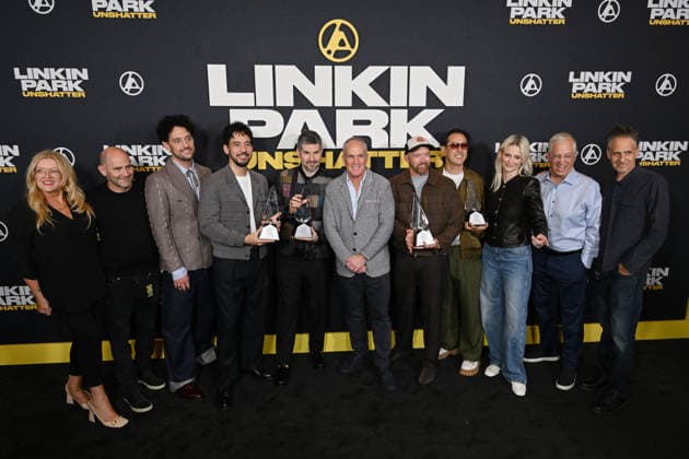 September 24, 2026, Los Angeles, California, USA: (L-R) COLIN BRITTAIN, MIKE SHINODA, BRAD DELSON,TOM CORSON, DAVE FARRELL, JOE HAHN AND EMILY ARMSTRONG attend Linkin Park: Unshatter World Premiere red carpet. Los Angeles USA  - ZUMAb173 20260924_aap_b173_024 Copyright: xBillyxBennightx