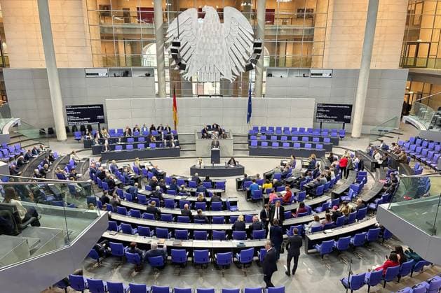 Berlin, Germany, September 25, 2026 German Bundestag 97th Session of the Bundestag A view of the chamber; Federal Minister of Finance Lars Klingbeil (SPD) is giving a speech Copyright: xdtsxNachrichtenagenturx dts_136418