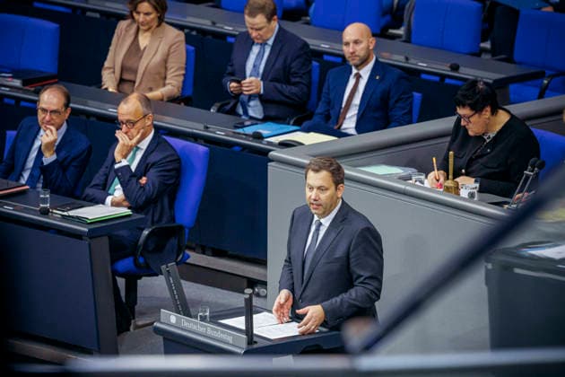 Lars Klingbeil, Federal Minister of Finance, speaks in the Bundestag on the topic of early retirement pensions. Berlin, September 25, 2026. Photographed on behalf of the Federal Ministry of Finance. Berlin, Germany Copyright: xThomasxTrutschel BMFx