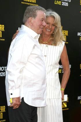 William Shatner, Elizabeth Anderson Martin aka Elizabeth Shatner at arrivals for THE SIXTY YEAR MISSION: HOW STAR TREK CHANGED TELEVISION AND THE WORLD Premiere, The United Theater on Broadway, Los Angeles, CA, September 24, 2026. Photo By: Priscilla Grant Everett Collection THE SIXTY YEAR MISSION: HOW STAR TREK CHANGED TELEVISION AND THE WORLD Premiere PUBLICATIONXNOTxINxCANxCHNxFRAxITAxJPNxNORxPOLxRUSxESPxUKxUSA