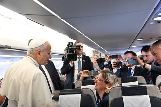 Italy-Press Conference-2026 09 25 Italy,In Flight ,Vatican 2026 09 25 Pope Leo XIV during the press conference aboard the papal Flight to France for his apostolic journey. Photographer Alessia Giuliani Catholipressphoto EDITORIAL USE ONLY - NO BOOKS Copyright: xx