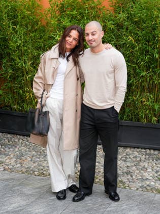 IPA88946923 - Milan, Milan Women™s Fashion Week Spring Summer 2027 - Women™s Fashion, Spring Summer 2027 - Tod™s fashion show - guests pictured: Katie Holmes and her boyfriend Jason Bard Yarmosky  Copyright: xRiccardoxGiordanox xRiccardoxGiordanox IPA88946923