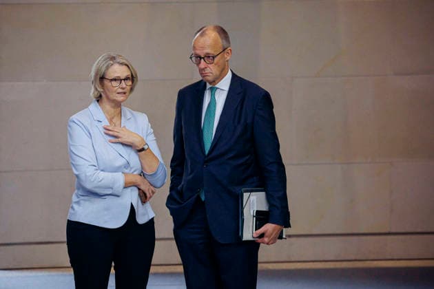 Friedrich Merz, CDU, Federal Chancellor, and Anja Karliczek, Member of the Bundestag, CDU, photographed in the plenary session of the German Bundestag in Berlin, September 25, 2026, Berlin, Germany Copyright: xThomasxTrutschelx